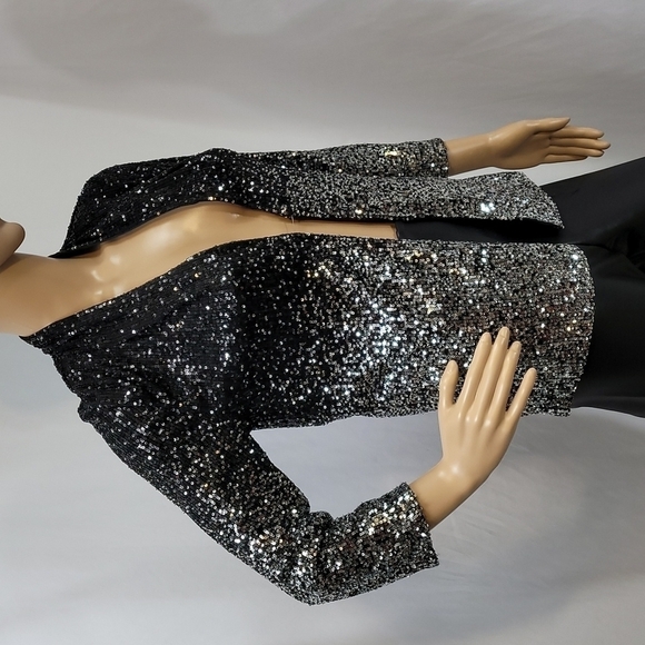 𝅺cable and Gauge Allover Sequin Shawl Jacket with Inverted Pleat - Picture 11 of 13